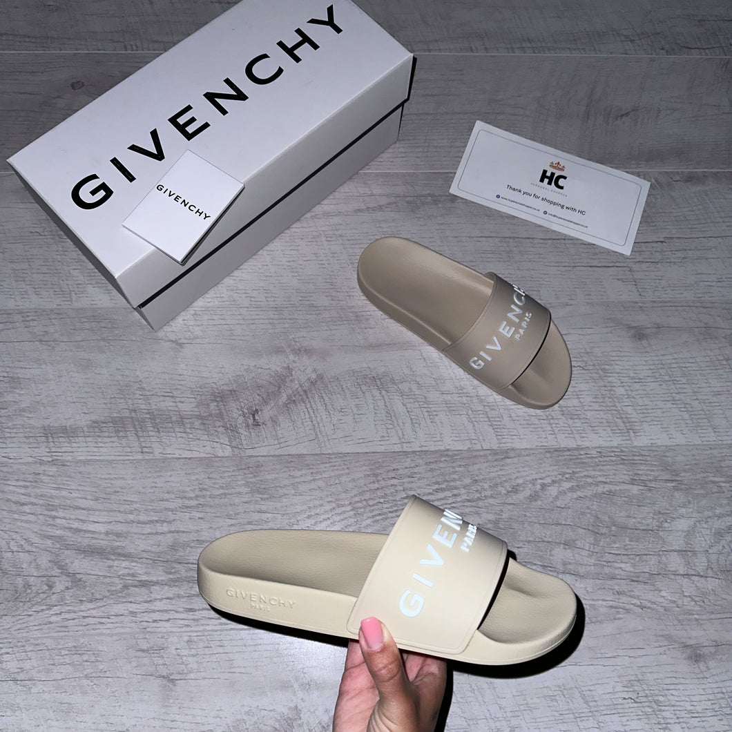 GIVENCHY