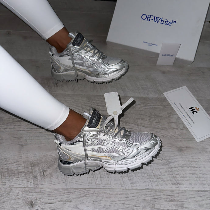 OFF WHITE