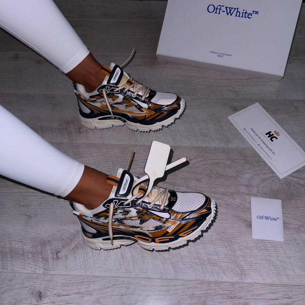OFF WHITE