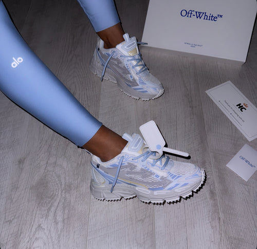 OFF WHITE