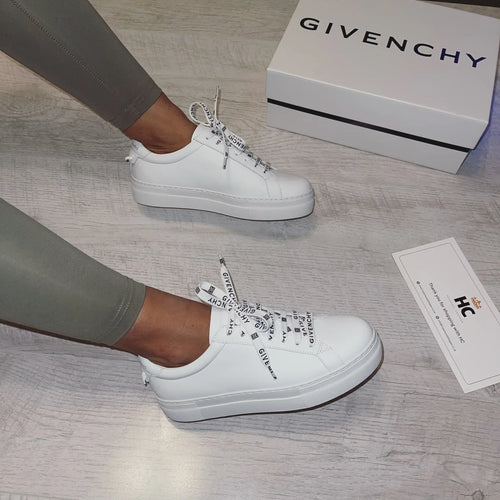 GIVENCHY