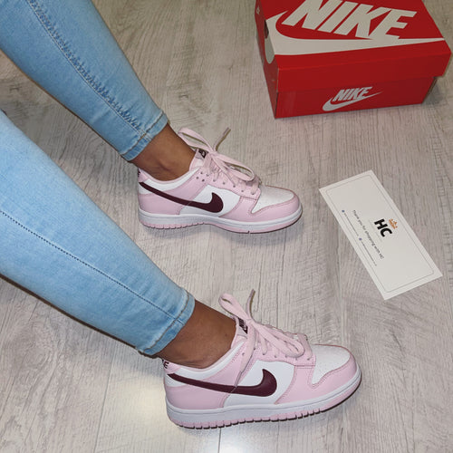 NIKE
